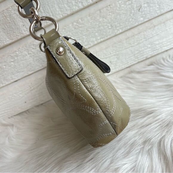 COACH Grey Taupe Glossy Patent Leather Hobo Baguette Signature Poppy 15141 - Picture 5 of 10